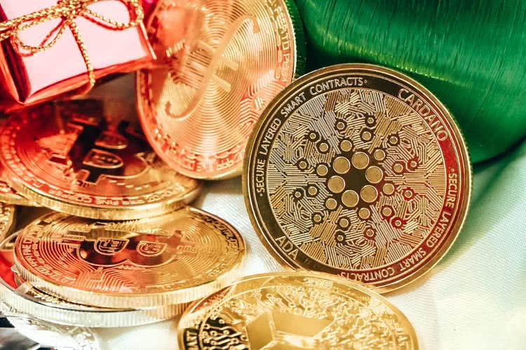 How to Have a Crypto Christmas: Gifting Crypto Safely